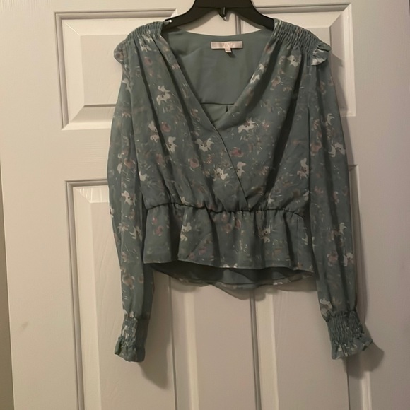 Wayf Green Floral Crop Top - Picture 1 of 4